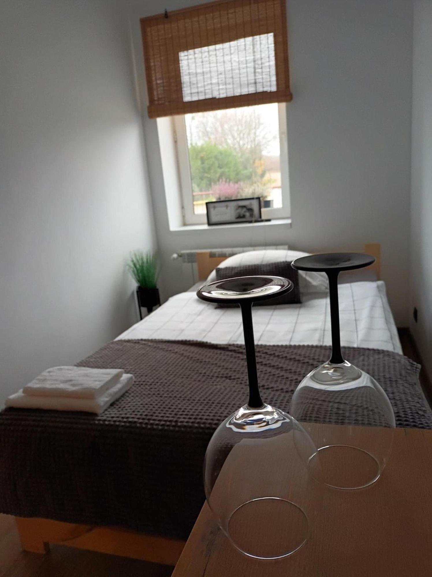 Apartament Numer 1, Dwie Sypialnie Dwa Lozka Ожиш Экстерьер фото
