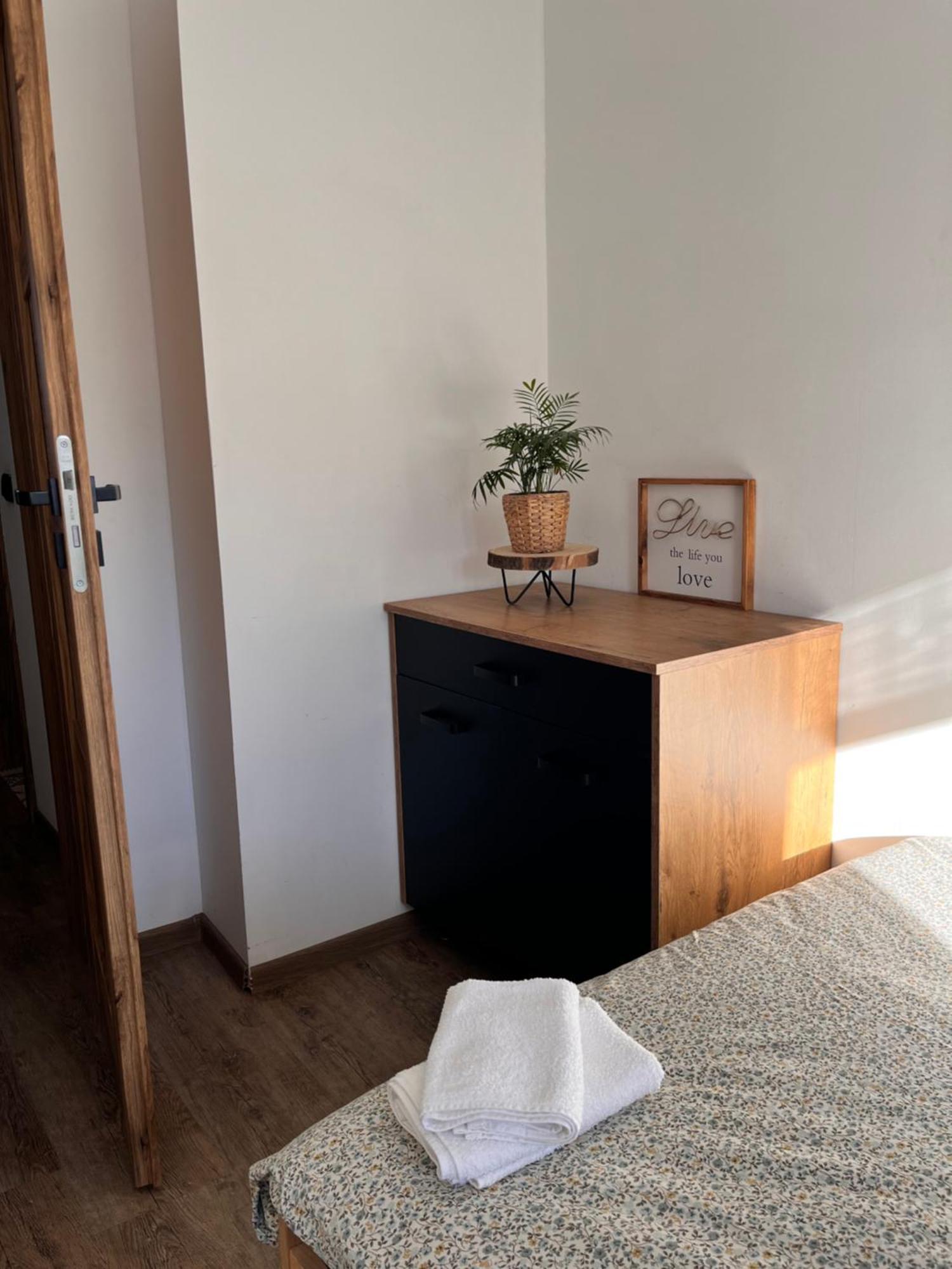Apartament Numer 1, Dwie Sypialnie Dwa Lozka Ожиш Экстерьер фото